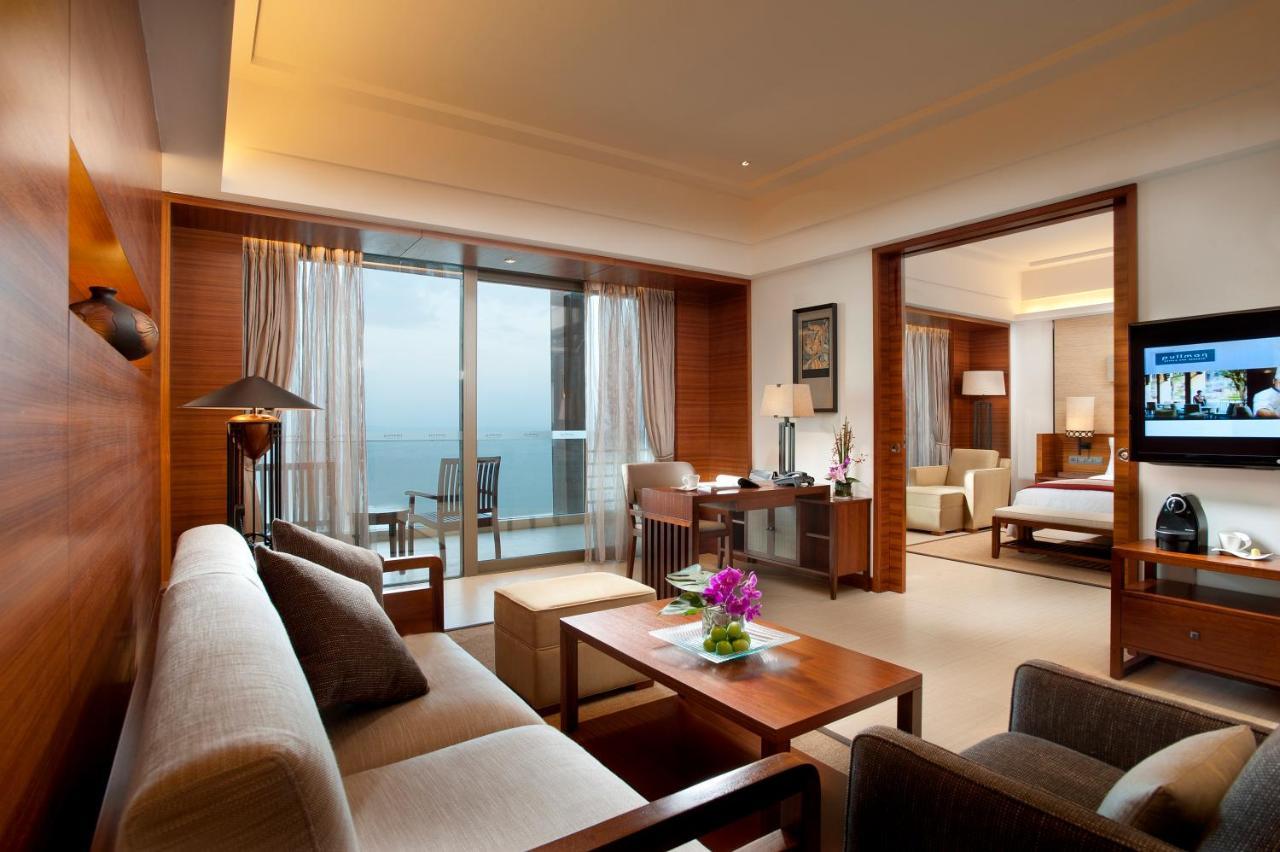 Pullman Oceanview Sanya Bay Resort & Spa Екстериор снимка