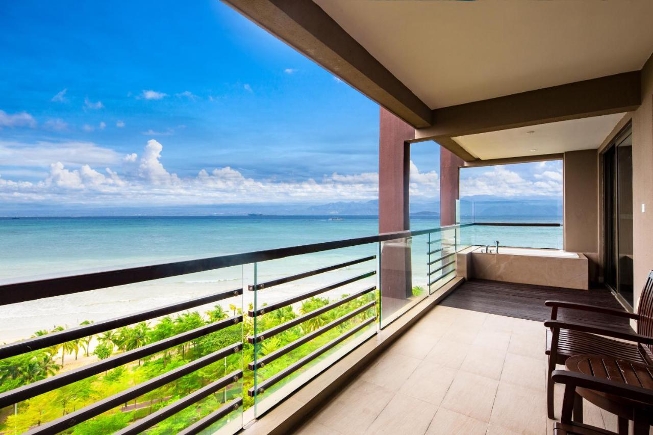 Pullman Oceanview Sanya Bay Resort & Spa Екстериор снимка