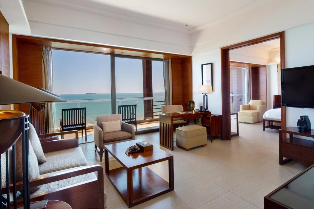 Pullman Oceanview Sanya Bay Resort & Spa Екстериор снимка