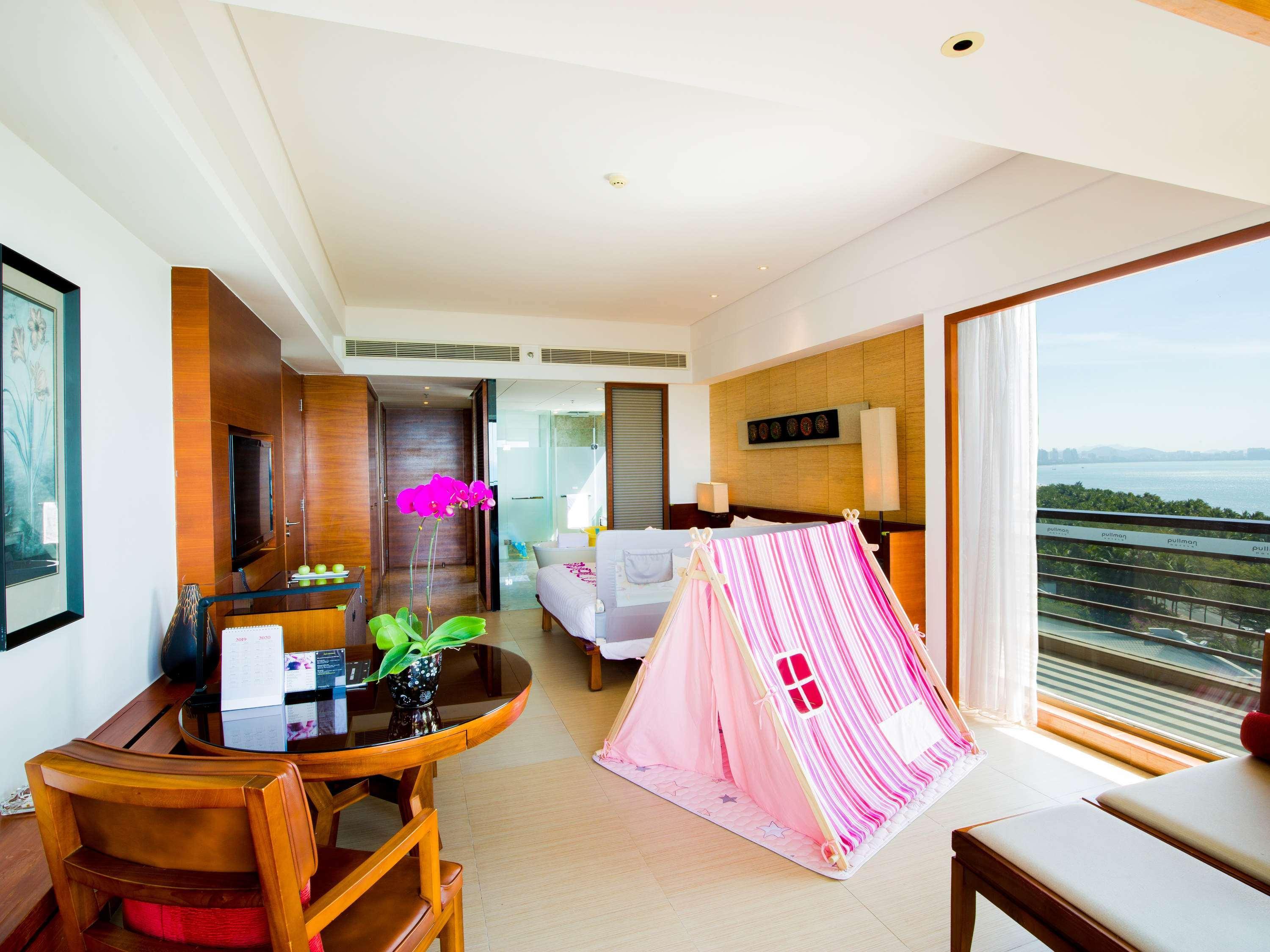Pullman Oceanview Sanya Bay Resort & Spa Екстериор снимка