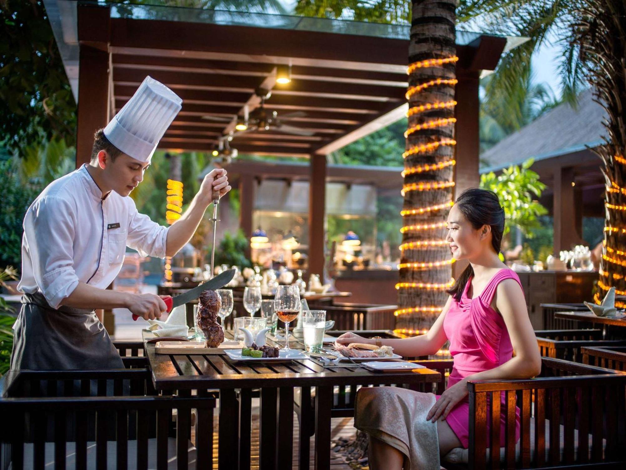 Pullman Oceanview Sanya Bay Resort & Spa Екстериор снимка