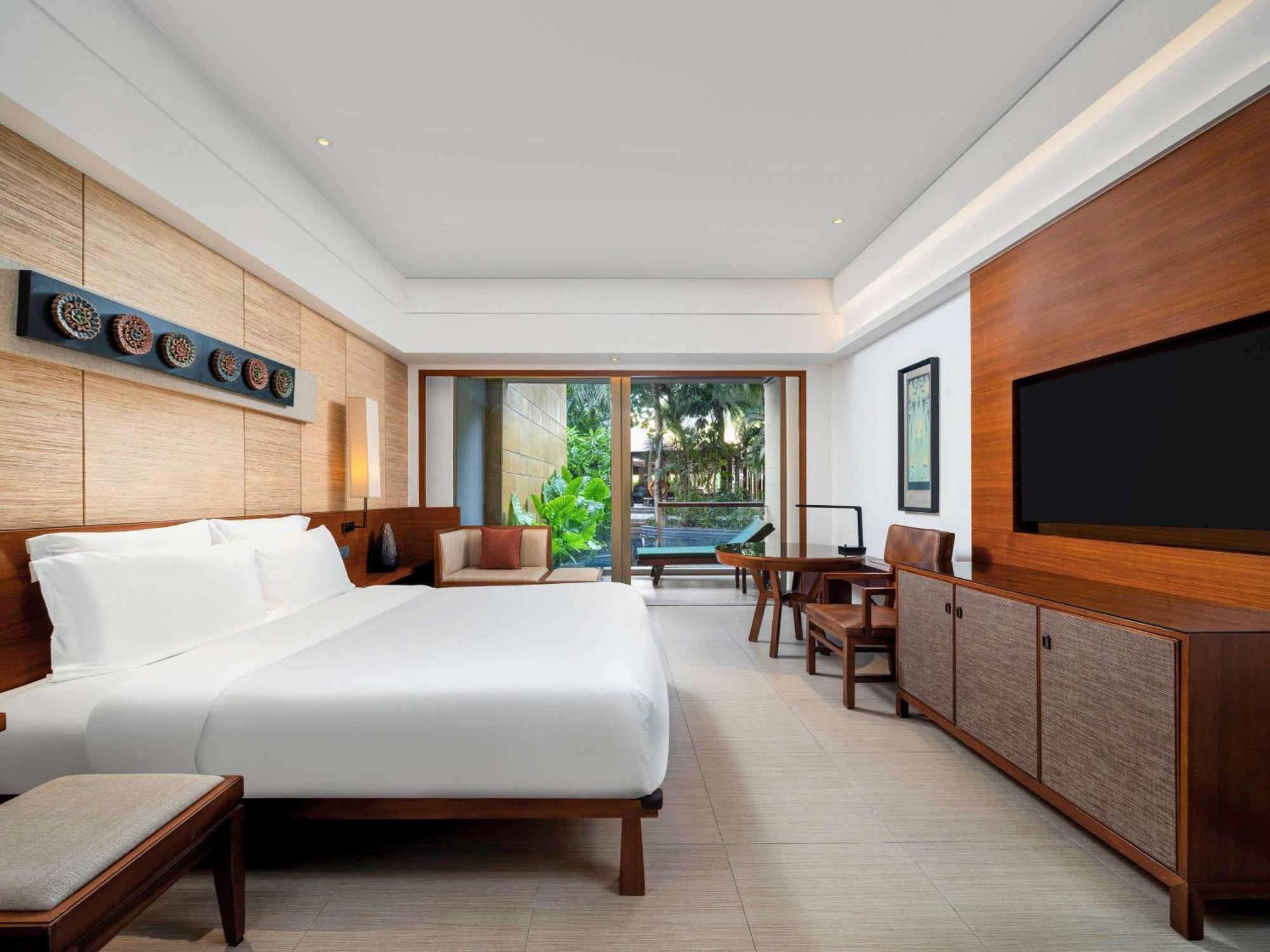 Pullman Oceanview Sanya Bay Resort & Spa Екстериор снимка