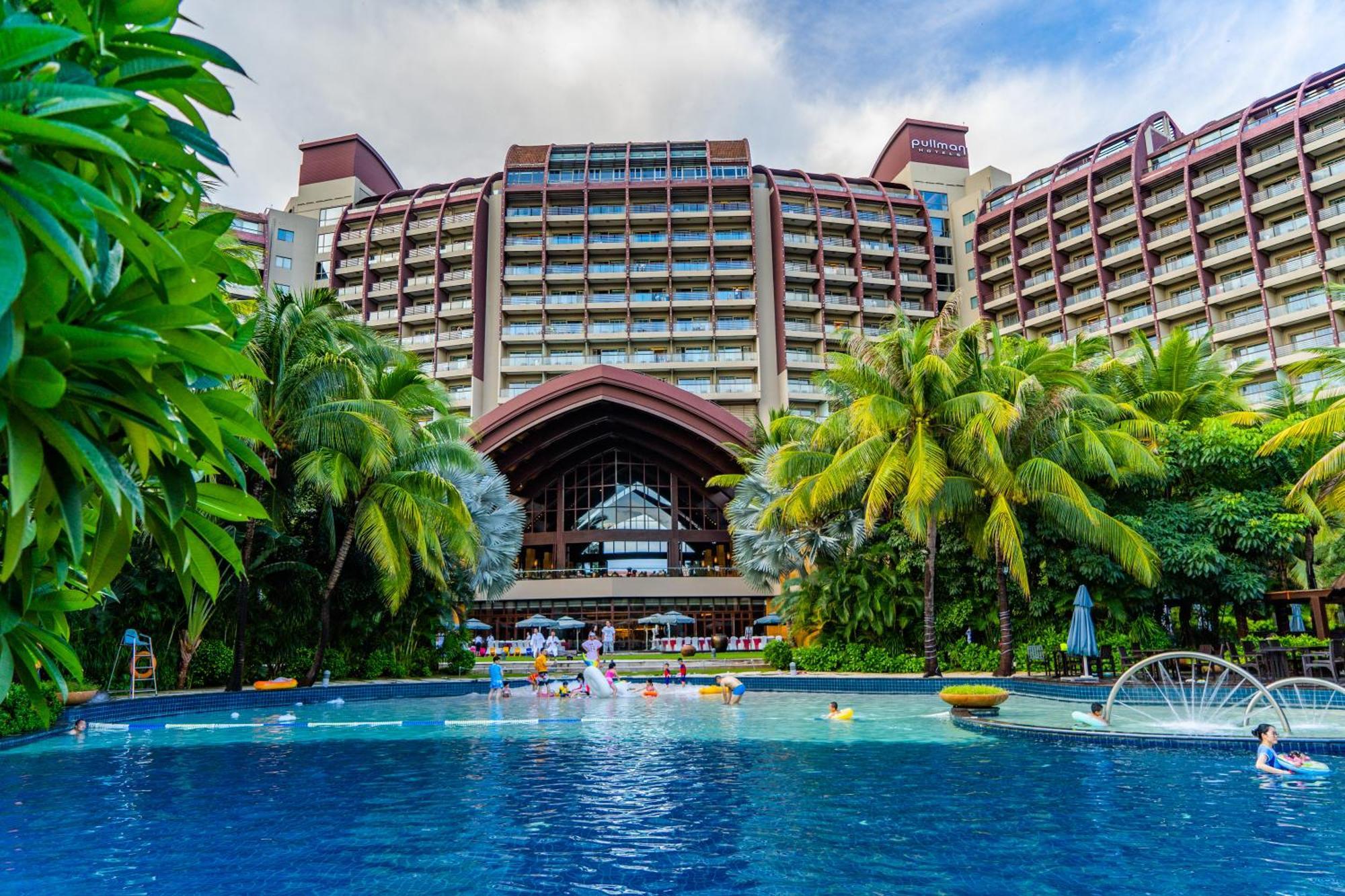 Pullman Oceanview Sanya Bay Resort & Spa Екстериор снимка