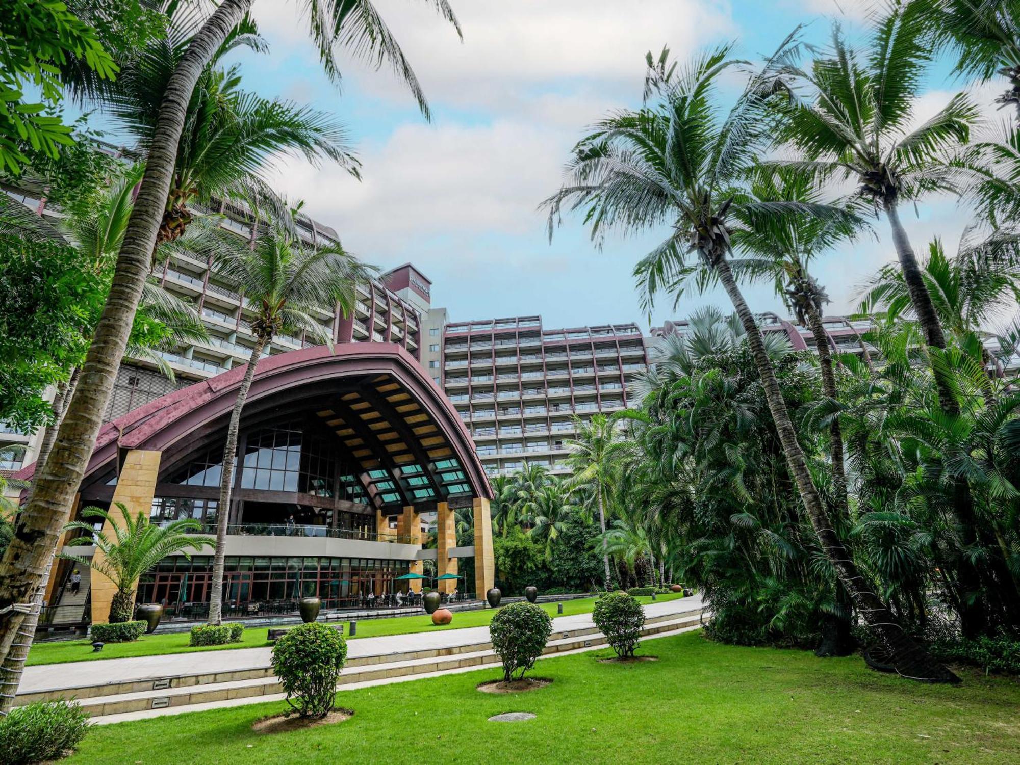Pullman Oceanview Sanya Bay Resort & Spa Екстериор снимка