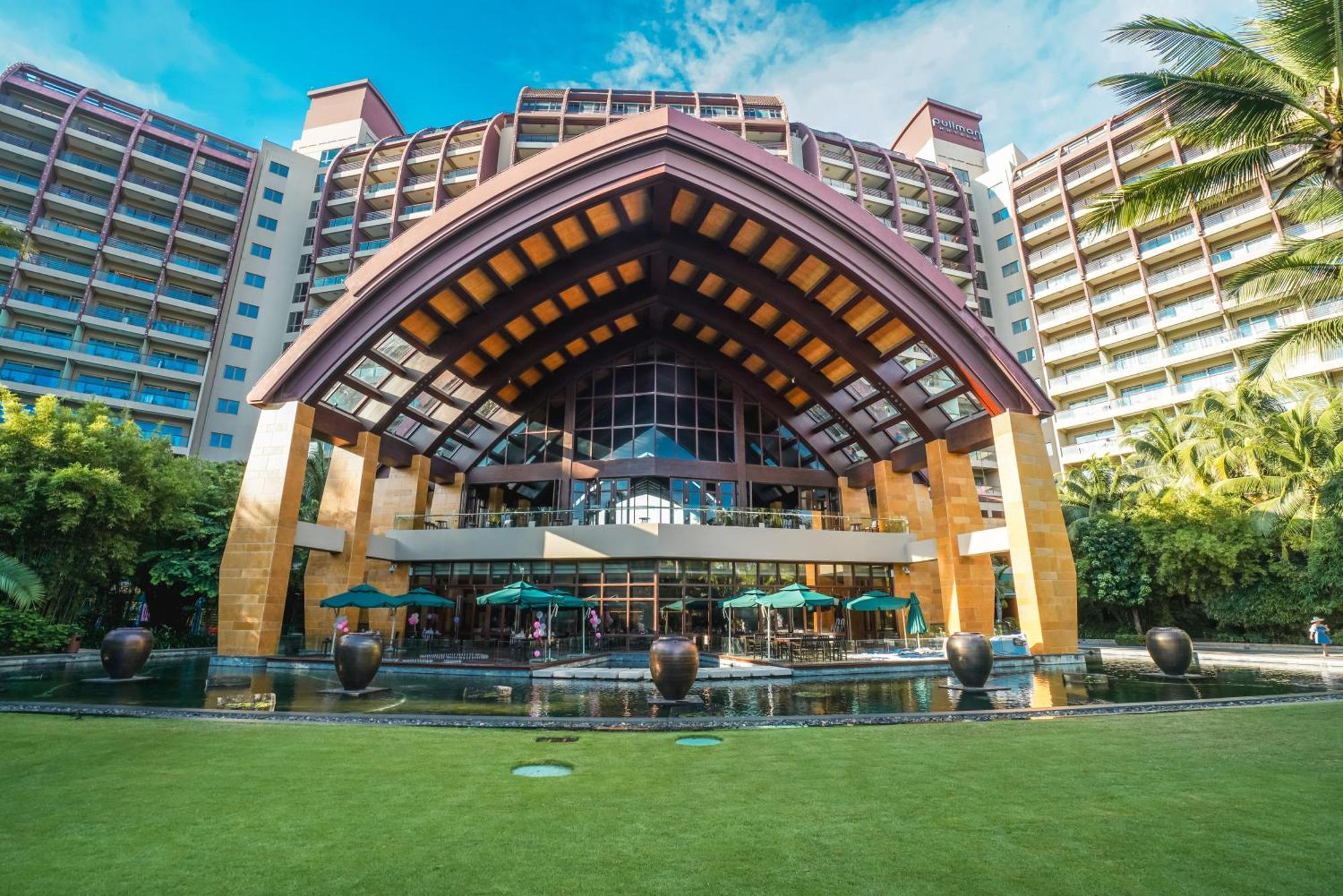 Pullman Oceanview Sanya Bay Resort & Spa Екстериор снимка